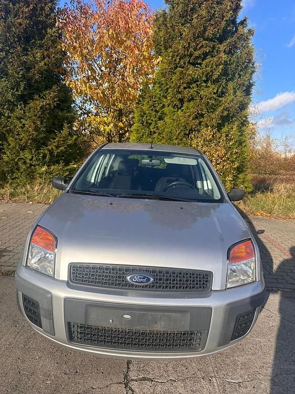 Silber Gebraucht 2006 Ford Fusion Kleinwagen | 2.500 € - Bild 1/4