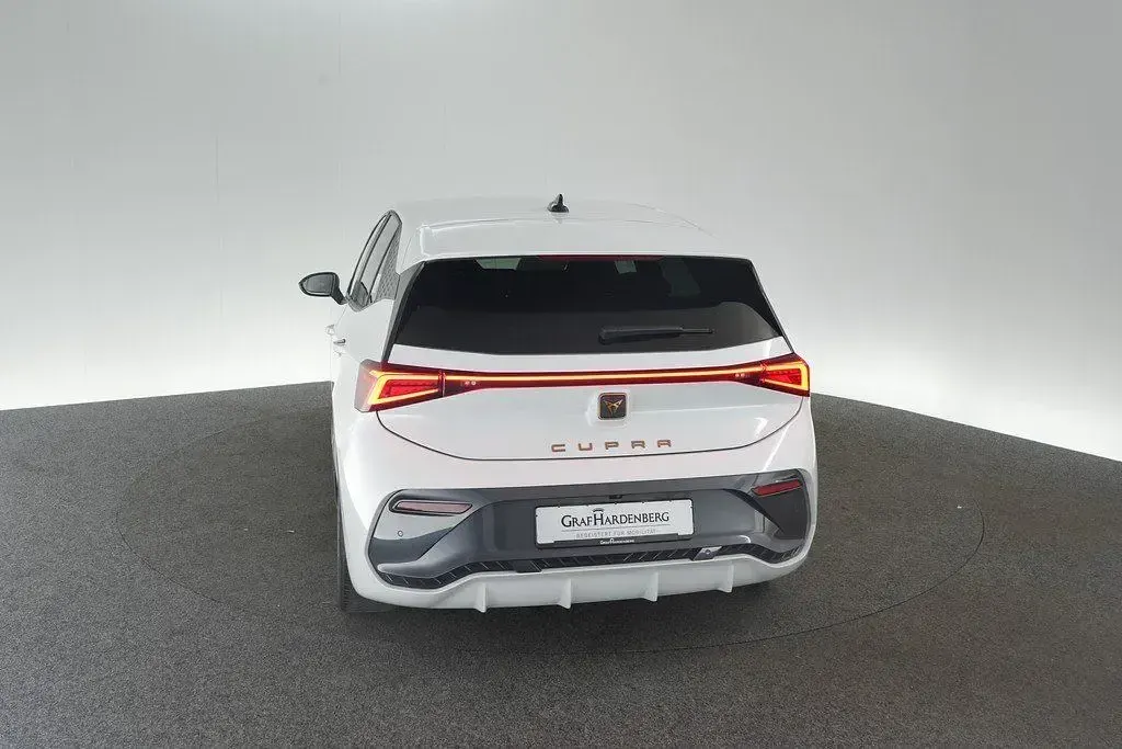 Gebraucht Cupra Born 150 kW (204 PS) 2022 Weiß Kleinwagen