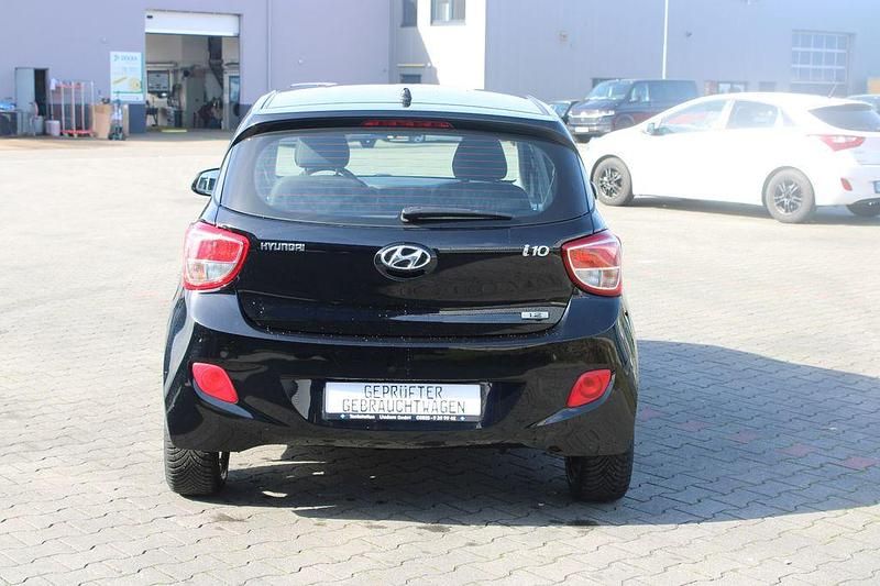 Gebraucht Hyundai i10 Edition 87 PS (63 kW) 2014 Schwarz Kleinwagen