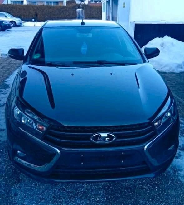 Gebraucht Lada Vesta 2017 Schwarz Limousine