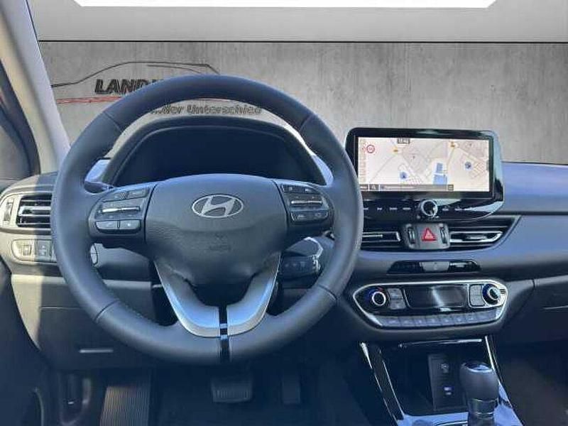 Neu Hyundai i30 140 PS (102 kW) 2025 Weiß Kombi