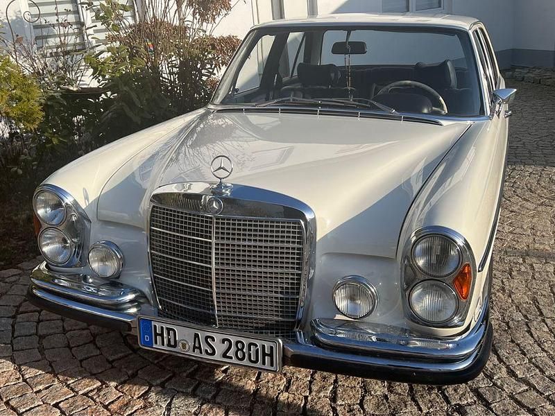 Gebraucht Mercedes 280 140 PS (102 kW) 1972 Weiß Limousine