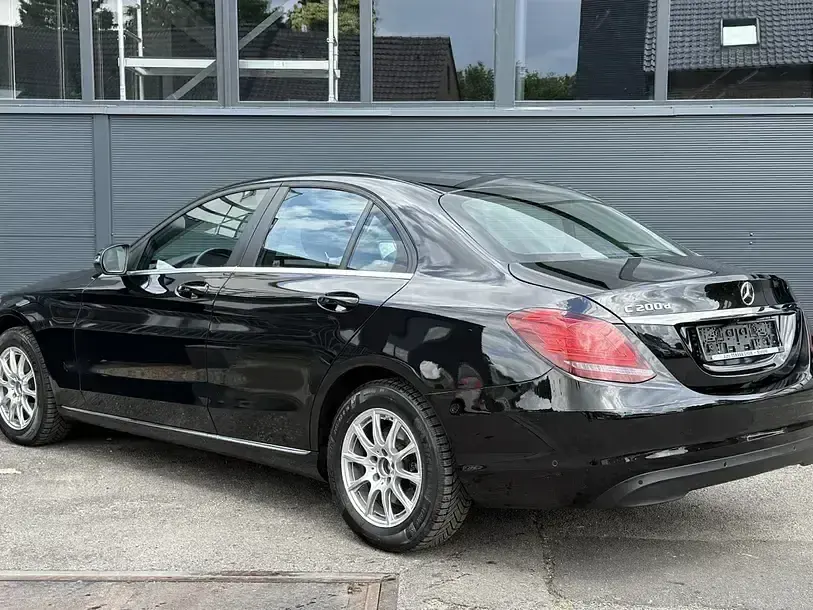 Gebraucht Mercedes C200 160 PS (117 kW) 2020 Obsidianschwarz  metalliclack Limousine