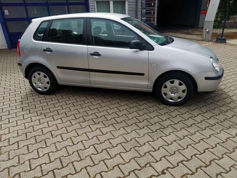 Gebraucht VW Polo Cricket 80 PS (58 kW) 2004 Reflexsilber Limousine