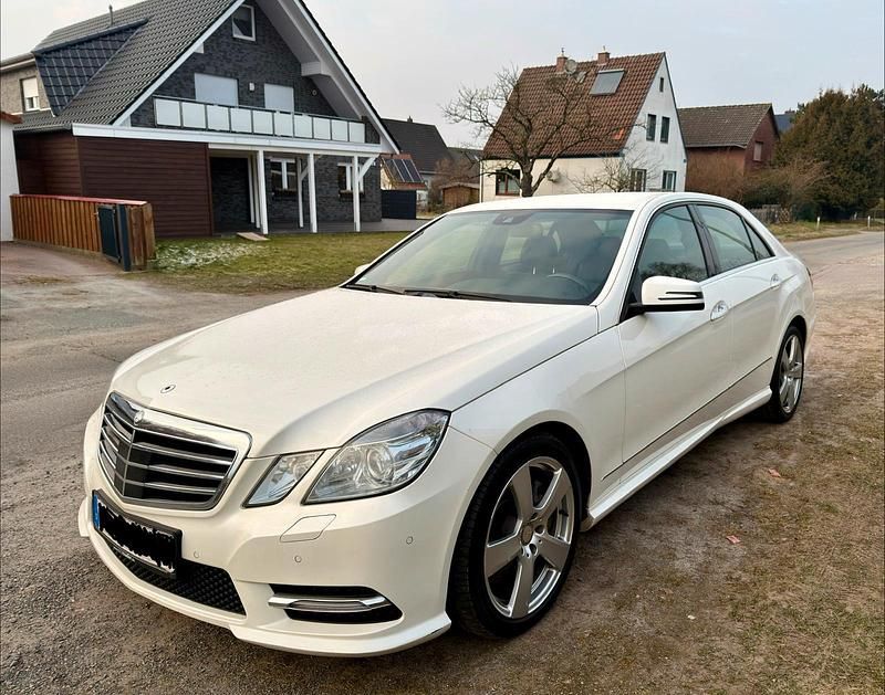 Gebraucht Mercedes E350 AMG 265 PS (194 kW) 2013 Weiß Limousine
