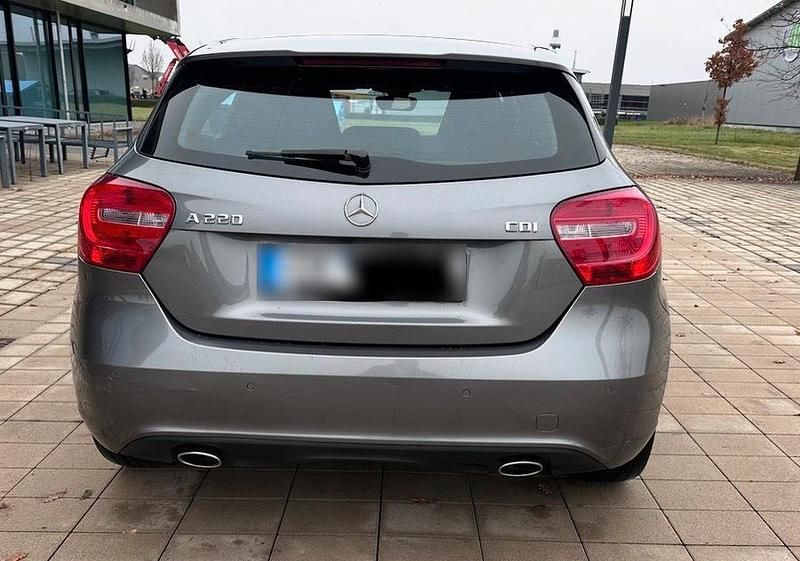 Gebraucht Mercedes A220 170 PS (125 kW) 2013 Grau Limousine