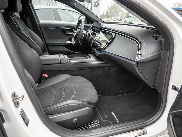 Gebraucht Mercedes E300 Advanced Plus 204 PS (150 kW) 2024 Weiss / polarweiß Kombi