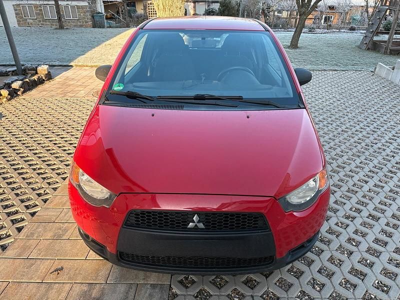 Rot Gebraucht 2009 Mitsubishi Colt Inform Limousine | 1.950 € (Fairer Preis) - Bild 1/4
