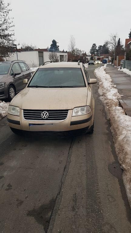 Gold Gebraucht 2003 VW Passat Kombi | 1.290 € (Superpreis) - Bild 1/4
