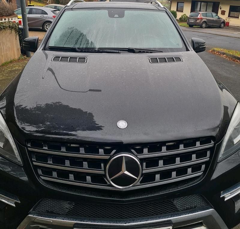 Schwarz Gebraucht 2015 Mercedes ML350 SUV | 19.750 € (Guter Preis) - Bild 1/4