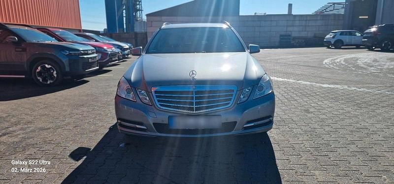 Gebraucht Mercedes E200 136 PS (100 kW) 2012 Grau Kombi