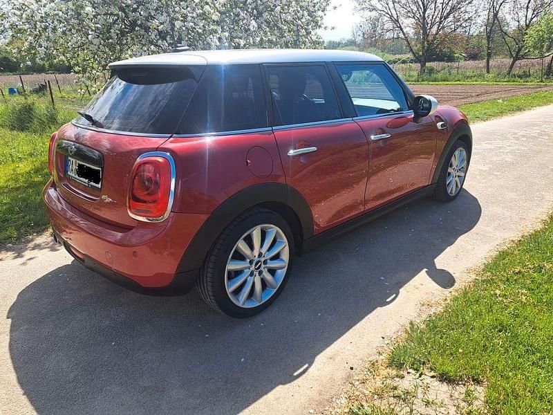 Second-hand Mini Cooper D 116 CP (85 kW) 2016 Roșu Hatchback