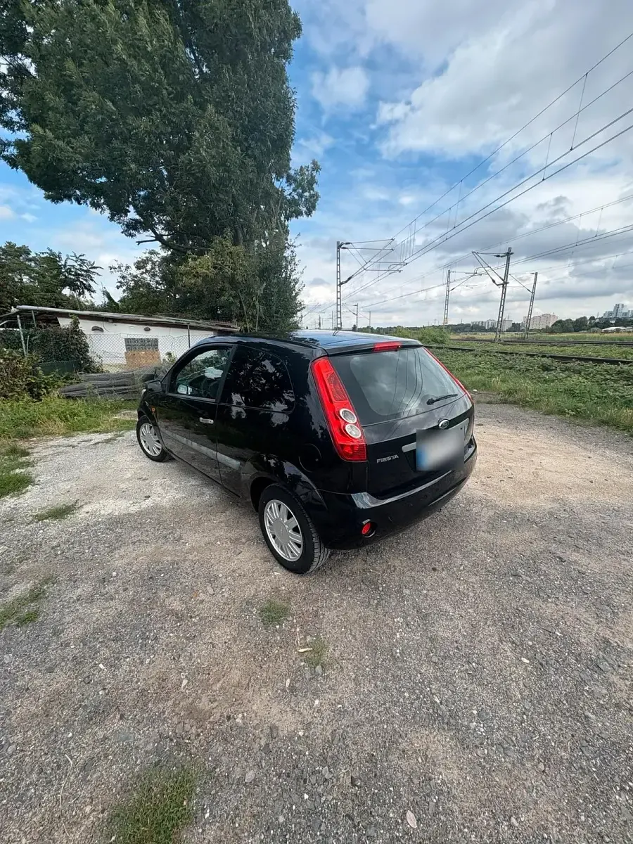 Gebraucht Ford Fiesta 72 PS (52 kW) 2007 Schwarz Kleinwagen