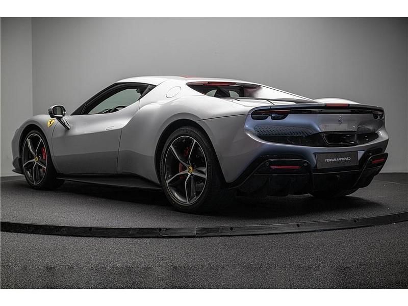 Gebraucht Ferrari 296 901 PS (662 kW) 2024 Grau