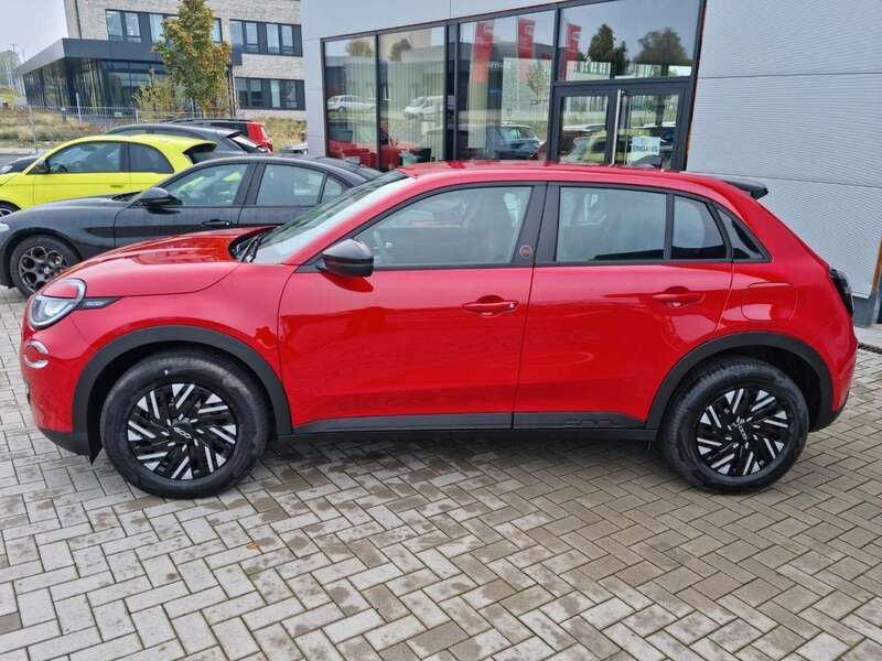 Gebraucht Fiat 600E Red 114 kW (156 PS) 2024 111 red SUV