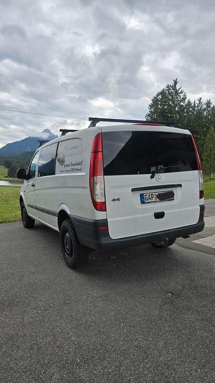 Weiß Gebraucht 2007 Mercedes Vito Van / Kleinbus | 8.799 € (Teuer) - Bild 1/4