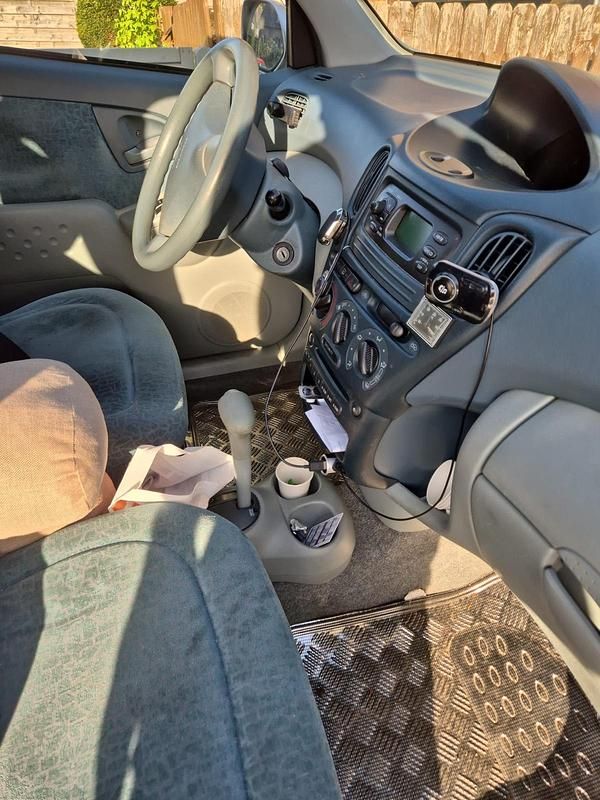 Silber Gebraucht 2001 Toyota Yaris Verso Van / Kleinbus | 1.800 € (Fairer Preis) - Bild 1/4