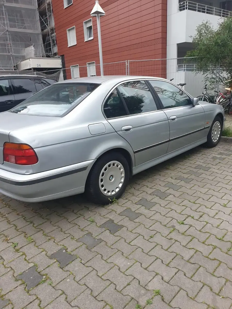 Gebraucht BMW 520 170 PS (125 kW) 1998 Silber Limousine