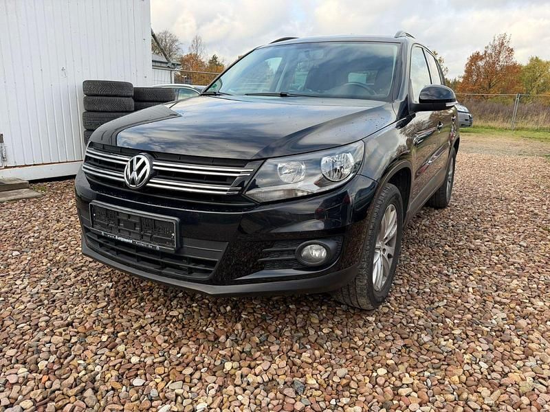 Deep black perleffekt Gebraucht 2012 VW Tiguan Trendline SUV | 7.999 € (Guter Preis) - Bild 1/4