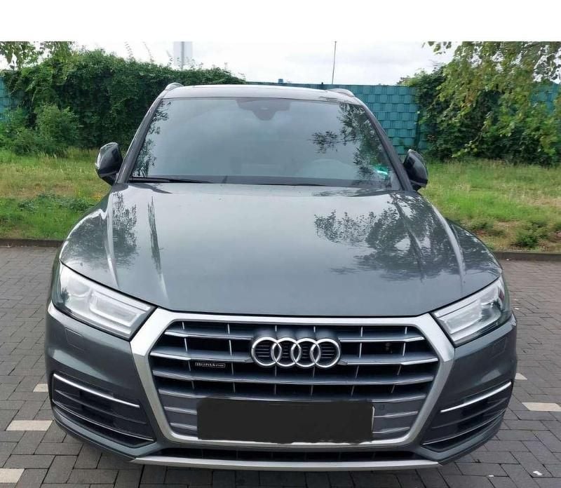 Grau Gebraucht 2019 Audi Q5 Sport SUV | 24.499 € (Guter Preis) - Bild 1/4