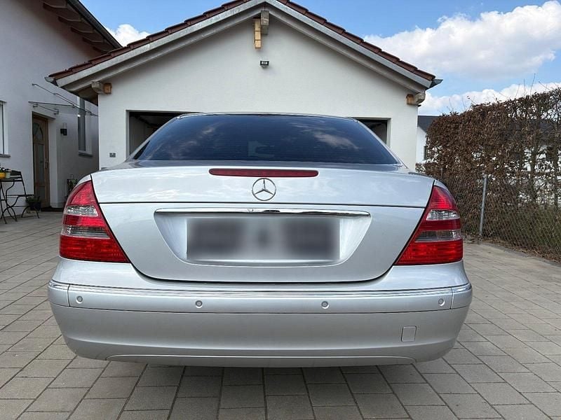 Gebraucht Mercedes E220 Elegance 150 PS (110 kW) 2005 Grau Limousine