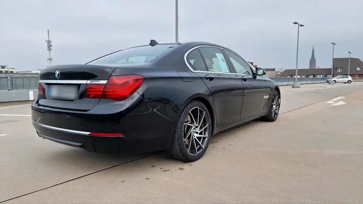 Gebraucht BMW 730 258 PS (189 kW) 2013 Schwarz Limousine