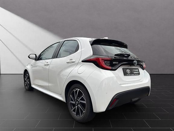Gebraucht Toyota Yaris Hybrid Plus 116 PS (85 kW) 2021 Schneeweiß