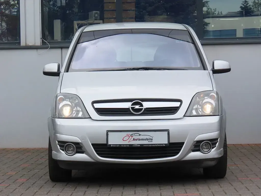 Gebraucht Opel Meriva 105 PS (77 kW) 2009 Starsilber iii m2 Van / Kleinbus