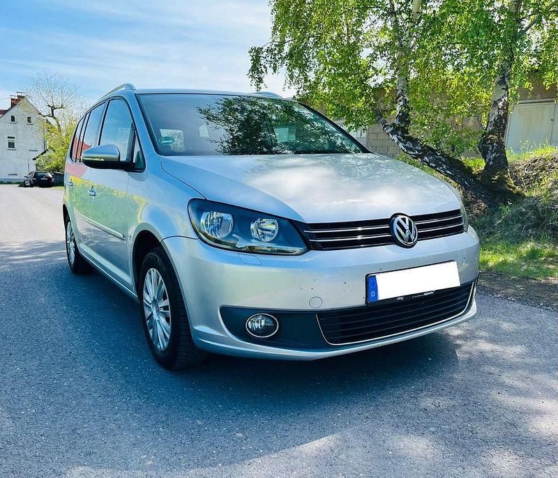 Gebraucht VW Touran Highline 105 PS (77 kW) 2012 Silber Van / Kleinbus