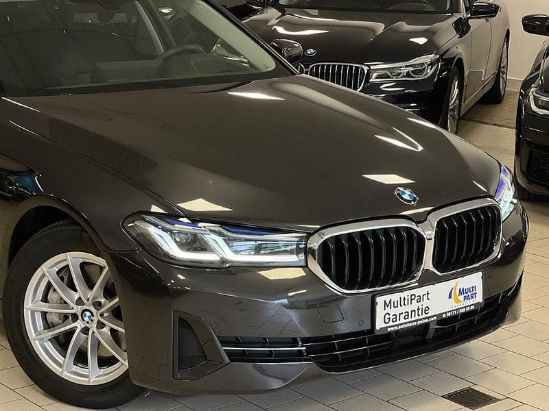 Gebraucht BMW 530 Performance 286 PS (210 kW) 2022 Sophistograu brillanteffekt Limousine