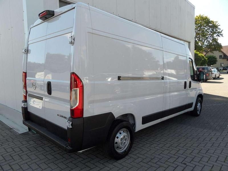 Gebraucht Opel Movano Edition 140 PS (102 kW) 2024 Casablancaweiß Kombi