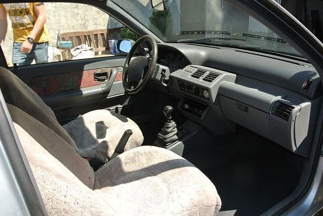 Gebraucht Renault Clio 54 PS (39 kW) 1994 Grau Kleinwagen