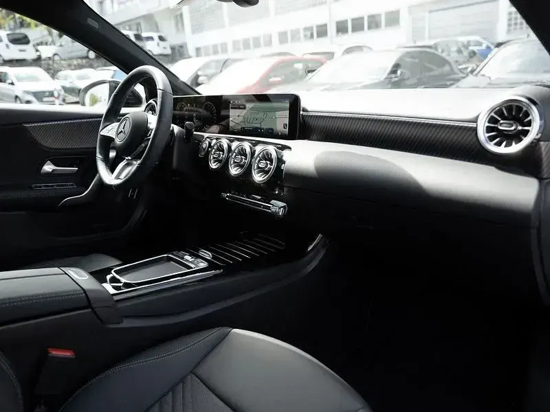 Gebraucht Mercedes A250 Progressive 218 PS (160 kW) 2025 Weiss unilack polarweiss Limousine