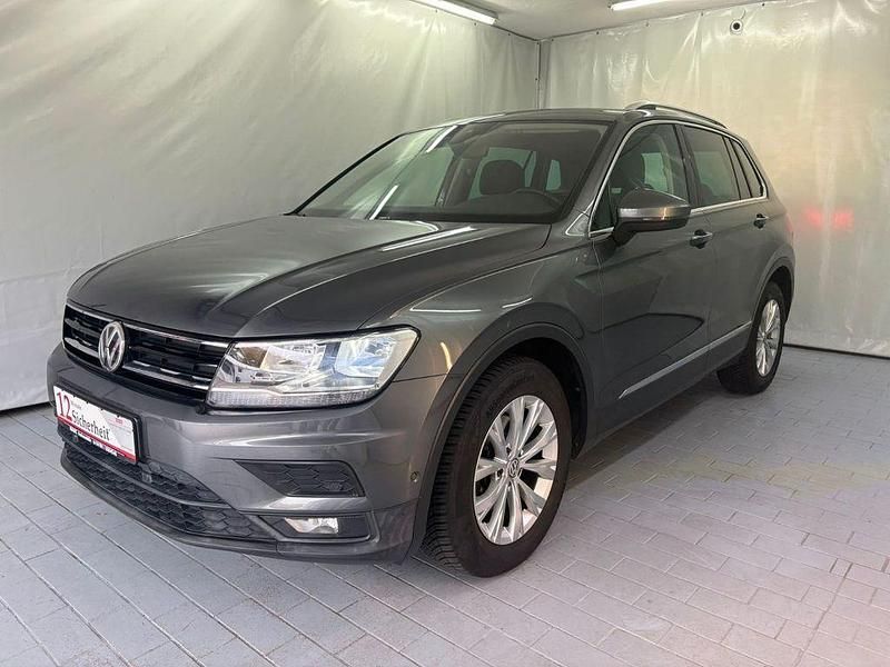 Grau Gebraucht 2018 VW Tiguan Comfortline SUV | 16.300 € (Fairer Preis) - Bild 1/4