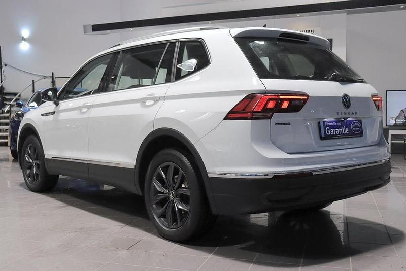 Gebraucht VW Tiguan Allspace Life 150 PS (110 kW) 2023 Pure white SUV