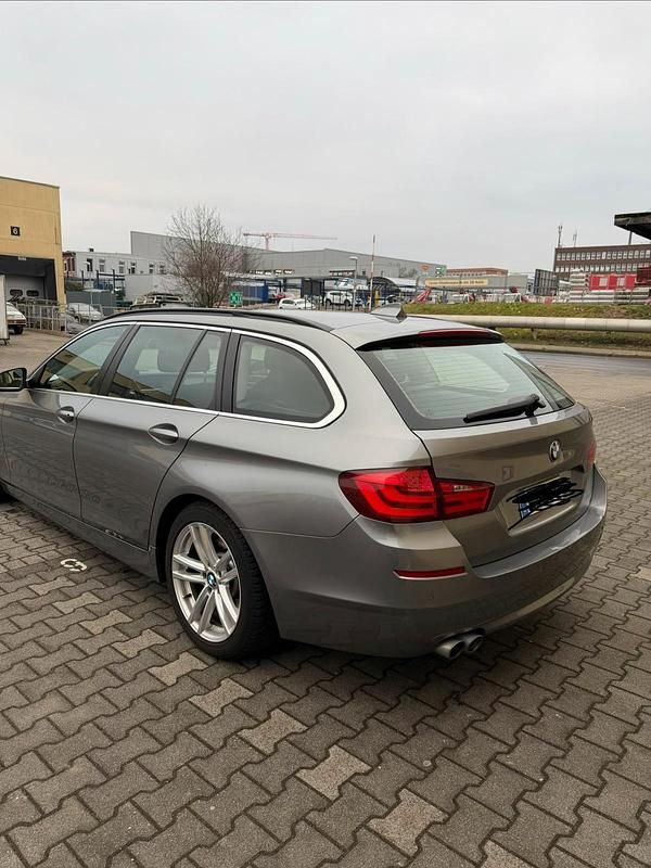 Gebraucht BMW 520 185 PS (136 kW) 2012 Grau Limousine