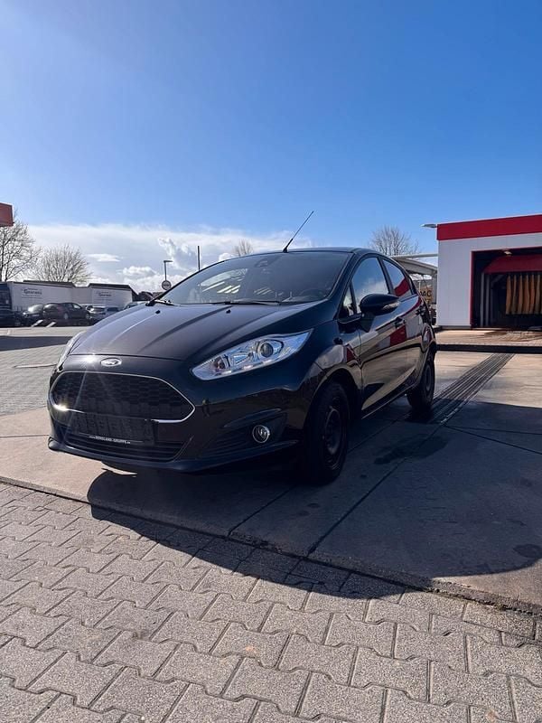 Gebraucht Ford Fiesta 101 PS (74 kW) 2016 Schwarz Limousine
