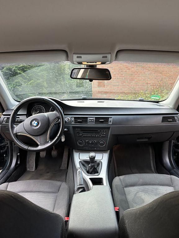 Gebraucht BMW 320 170 PS (125 kW) 2007 Grün Coupé