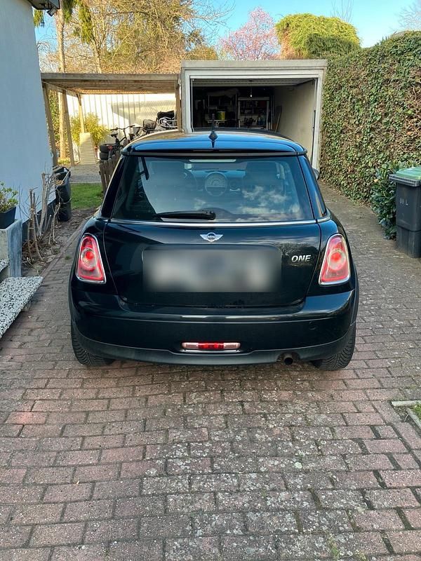 Gebraucht Mini ONE 75 PS (55 kW) 2012 Schwarz Kleinwagen