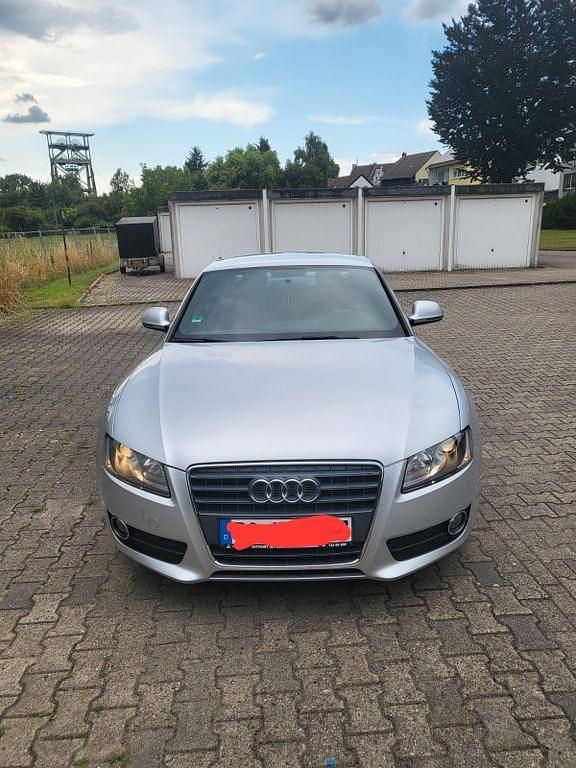 Silber Gebraucht 2008 Audi A5 S-Line Coupé | 12.000 € (Teuer) - Bild 1/4