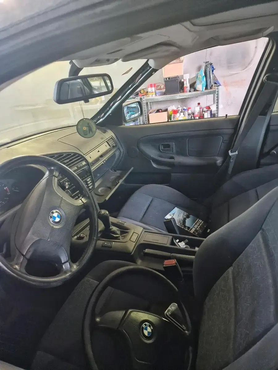 Gebraucht BMW 316 102 PS (75 kW) 1996 Limousine