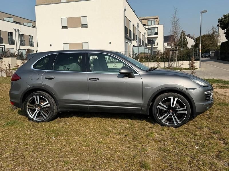 Gebraucht Porsche Cayenne Sport 265 PS (194 kW) 2011 Grau SUV