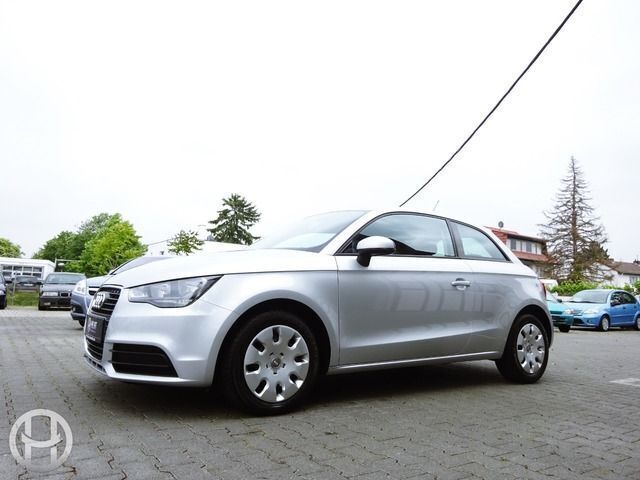 Gebraucht Audi A1 Attraction 86 PS (63 kW) 2011 Silber metallic Kleinwagen