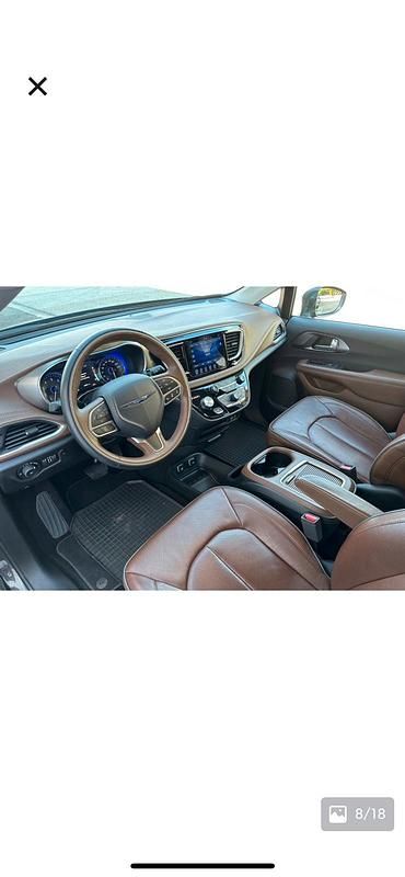Grau Gebraucht 2017 Chrysler Pacifica Limited SUV | 13.500 € (Superpreis) - Bild 1/4