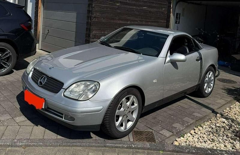 Silber Gebraucht 1998 Mercedes SLK230 Cabrio | 5.700 € (Etwas zu teuer) - Bild 1/4