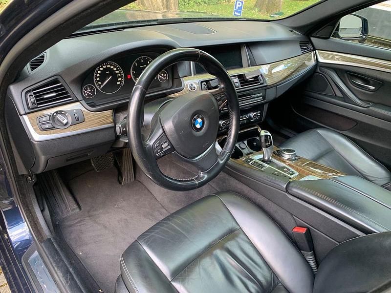 Gebraucht BMW 530 258 PS (189 kW) 2014 Blau Kombi