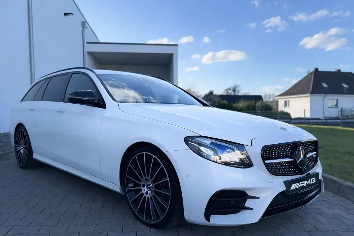 Gebraucht Mercedes E220 AMG line 194 PS (142 kW) 2017 Weiß Kombi