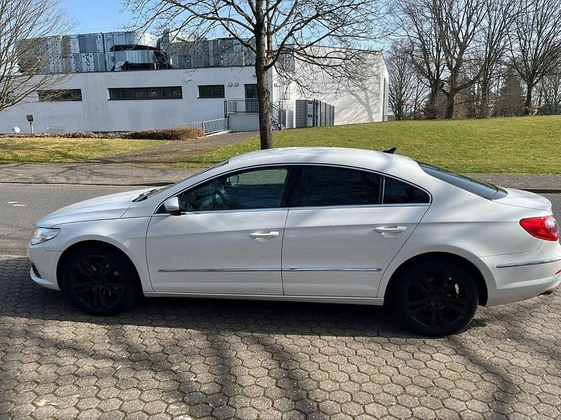 Gebraucht VW Passat 140 PS (102 kW) 2009 Weiß Coupé