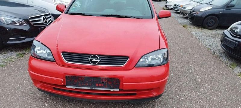 Rot Gebraucht 2004 Opel Astra Elegance Limousine | 999 € (Guter Preis) - Bild 1/4