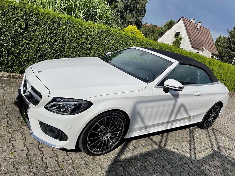 Weiß Gebraucht 2017 Mercedes C300 AMG line Cabrio | 31.000 € (Teuer) - Bild 1/3